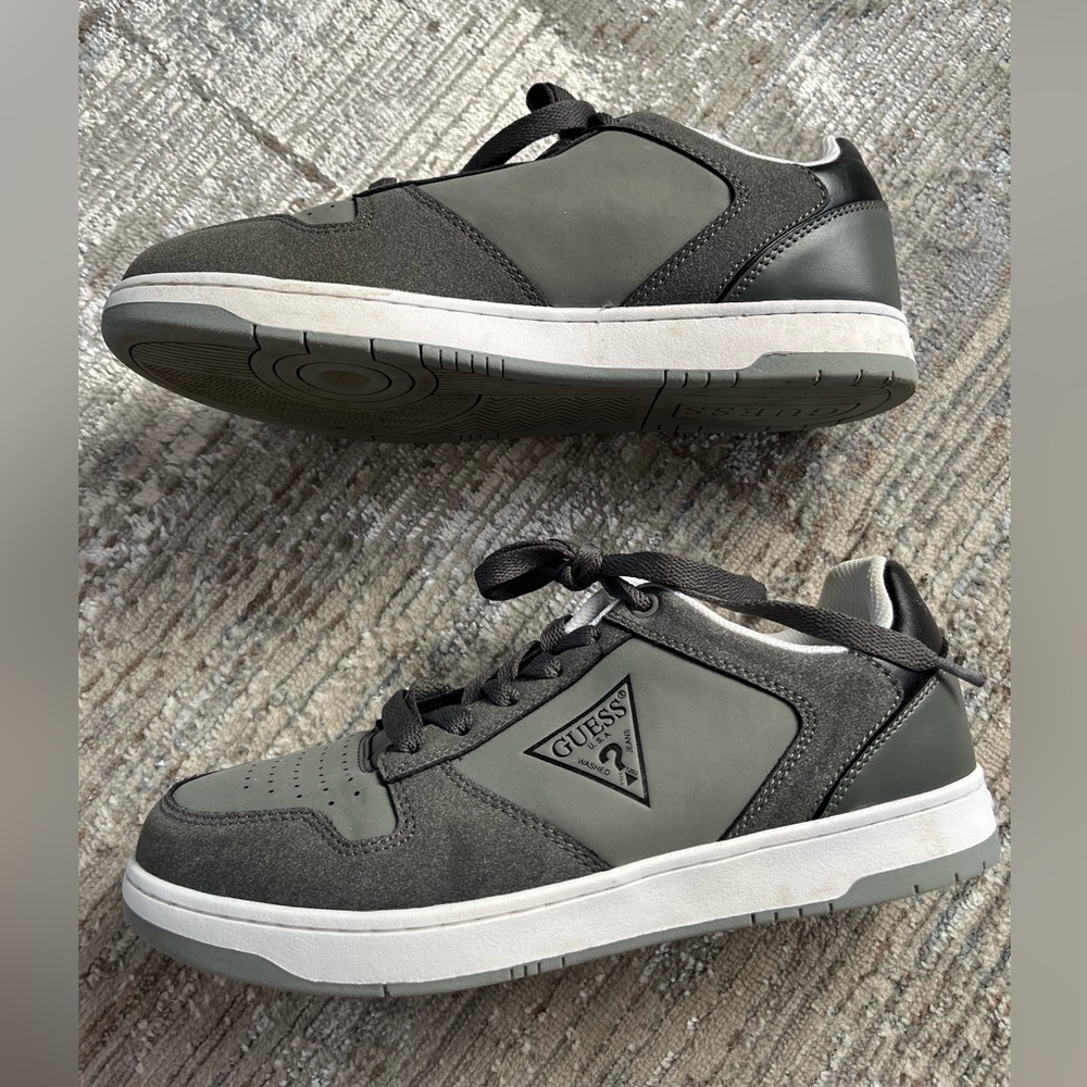 GUESS Men's Gray Sneakers